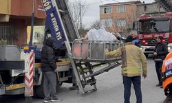 Obezite hastası kadın 7. kattan vinçle indirildi