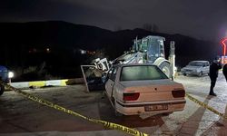 Sakarya'da iş makinesine çarpan otomobil sürücüsü öldü