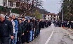 Bursa'da tam tamına 1 kilometrelik bayramlaşma kuyruğu!