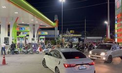 Tayland'da akaryakıt krizi: İstasyonlarda uzun kuyruklar oluştu