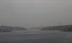 İstanbul'da deniz ulaşımına sis engeli! Boğaz kapandı, vapur seferleri iptal edildi