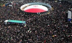 Ali Laricani'nin cenazesine binlerce kişi katıldı