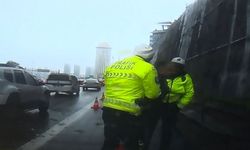 Trafikte boğulan sürücüye polisten Heimlich Manevrası