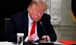 Trump'tan İran'a tehdit: "Görülmemiş bir güçle vuracağız!"