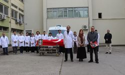 Bursa'da senelerce tıp eğitiminde kullanılan emekli albayın naaşı ailesine verildi