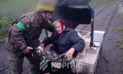 Bilim kurgu değil gerçek! 77 yaşındaki kadını ateş hattından robot çıkardı