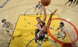 Alperen son saniyede attı! Curry cevap veremedi...