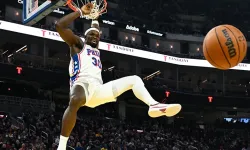 NBA'de Adem Bona'lı 76ers play-off biletini kaptı: Warriors ise pes etmedi!