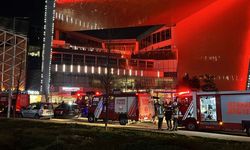 Kağıthane'de alışveriş merkezinde çıkan yangın söndürüldü