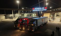 Türkiye'den tıbbi malzeme taşıyan 3 yardım tırı İran'a hareket etti