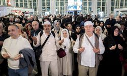 İstanbul'dan ilk hac kafilesi kutsal topraklara uğurlandı