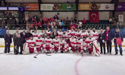 Buz hokeyi takımımızdan namağlup liderlik