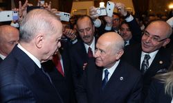 23 Nisan resepsiyonunda renkli görüntüler: Cumhurbaşkanı Erdoğan konuklarla tek tek ilgilendi