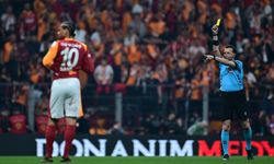Galatasaray’dan maç sırasında sert paylaşım: “Bu hakemlere rağmen öndeyiz”