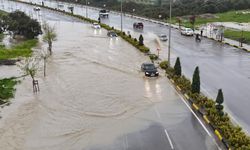 Kuvvetli yağış etkili oldu: Antakya'da eğitime 1 gün ara verildi