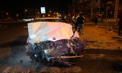 Nevşehir'de minibüs ile otomobil birbirine girdi: 3 yaralı