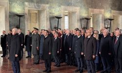 Anıtkabir'de 23 Nisan töreni! Devlet Erkanı Ata'nın huzurunda