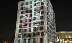 Buruk 23 Nisan: Bolu'daki otel yangınında ölen çocukların fotoğrafını binaya yansıttı