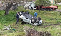 Kayseri'de iki genç izinsiz aldıkları araba ile takla attı: 2 yaralı
