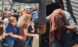 Adana'da 100 TL'lik indirim kampanyası mağaza önünde izdihama deden oldu