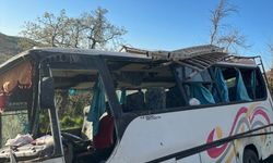 Adana'da işçi minibüsü devrildi: 17 yaralı