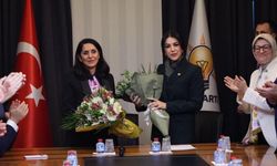AK Parti’de devir teslim: Nilhan Ayan göreve başladı
