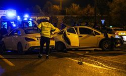 Ataşehir D-100'de feci kaza: Emniyet şeridinde can verdi