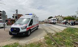 Aydın'da raylarda korkutan anlar! Geçitte bayılan şahıs tren seferlerini durdurdu