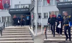 Bursa'da yaşlı kadın kocasını satırla 15 parçaya böldü! Parçalarını çöplere dağıttı