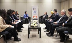 Bakan Tekin, Çinli Bakan Wang Xiaoping ile OECD Zirvesi'nde görüştü