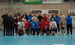 Bursa B.B Kadın Hentbol takımı yarı final ilk maçına çıkacak