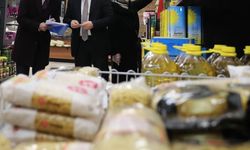 Mersin’de skandal görüntü: Pirinçten kedi dışkısı çıktı