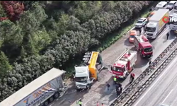 TEM'de feci kaza: 4 araç birbirine girdi, 2 kişi öldü