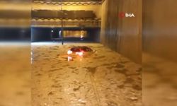 Elazığ'da alt geçit suyla doldu: Mahsur kalanları itfaiye kurtardı