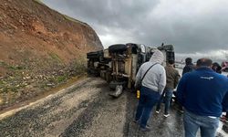 Elazığ'da beton pompası devrildi: 1 yaralı