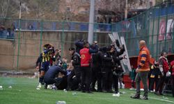 Yüksekova’da olaylı maç! Fenerbahçe hocasına yabancı madde atıldı