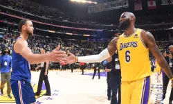 LeBron: “Curry ile aynı sahada olmak her zaman büyük onur”