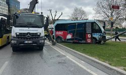 İstanbul'da feci minibüs kazası: Çok sayıda yaralı var!