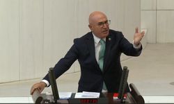 Mahmut Tanal ile Polis Arasında Üsküdar Belediyesi önünde tartışma