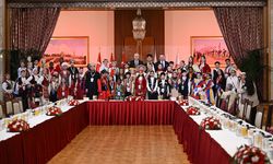 Meclis'te 23 Nisan coşkusu! Kurtulmuş, dünya çocuklarını kabul etti