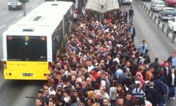 İstanbul’da Metrobüs yoğunluğu tepki çekti