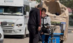 Adana'da trafik terörü: Motosikletlinin önünü kesip dehşet saçtı!