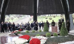 Turgut Özal vefatının 33. yılında kabri başında anıldı