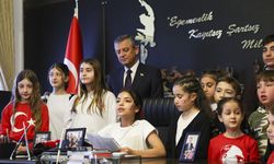 Özel'in 23 Nisan koltuğu Hataylı depremzede Elisa'ya emanet