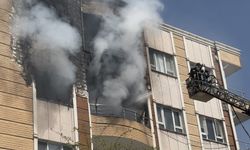 Şanlıurfa'da korkutan apartman yangını: Alevler üst kata sıçradı! Vatandaşlar mahsur kaldı