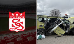 Sivasspor tesisleri önünde kaza: 4 futbolcu yaralandı