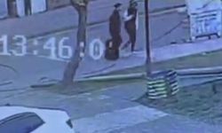 Bitlis'te facianın kıyısından dönülen anlar! Üzerlerine kalsın telefon direği düşüyordu