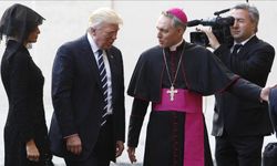 Papa'dan Trump'a sert tepki: Dünya, bir avuç zorba tarafından harap ediliyor