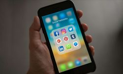 İngiltere harekete geçti: Okullarda cep telefonu yasaklanıyor