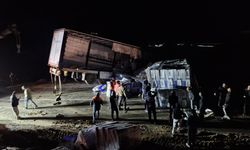 Çorum’da devrilen tır yolu kilitledi: Ankara-Tokat hattı saatlerce kapandı